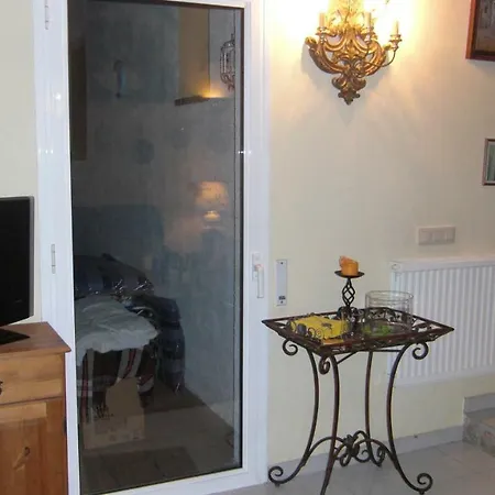 Tapsy Semesterbostad *